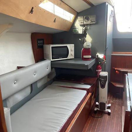 船屋 Voilier Miraflores