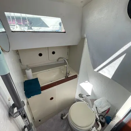 船屋 Voilier Miraflores 瑟堡