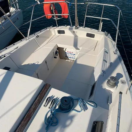 船屋 Voilier Miraflores *